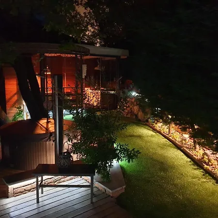 Lu Glamp *